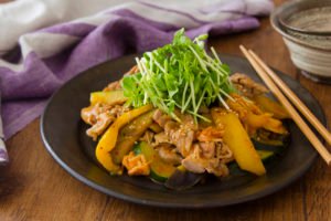 たっぷり野菜の甘辛豚キムチ