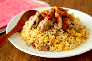 焼肉のたれで味つけ簡単！　レンジでたれ肉チャーハン
