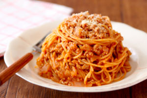 【調理時間10分】ケチャップと焼肉のたれで味つけ簡単! レンジで「たれミートソースパスタ」