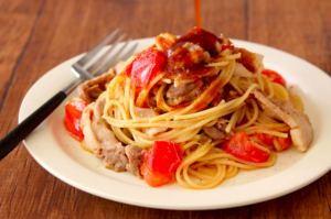 【調理時間10分】レンジで簡単！ たれ肉トマトパスタ