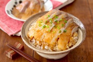 【調理時間3分】混ぜるだけ簡単！　刺身の味噌だれ漬け