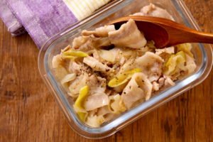 レンジで簡単！ 豚バラと長ネギの鶏ガラぽん酢
